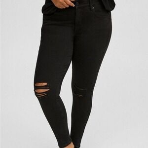 Torrid NWT Plus Size 22S Bombshell Skinny Premium Stretch Distressed Jeans
